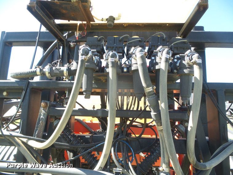 image for item DH4983 2007 Apache AS710 sprayer