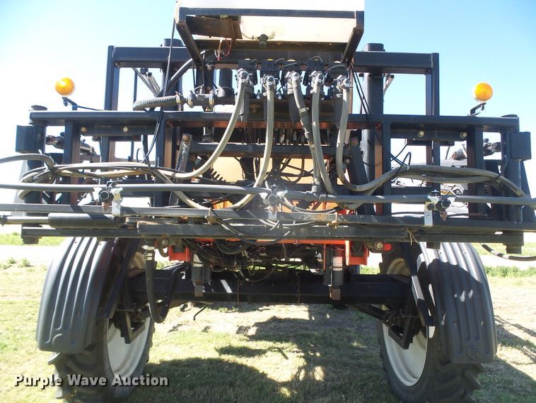 image for item DH4983 2007 Apache AS710 sprayer