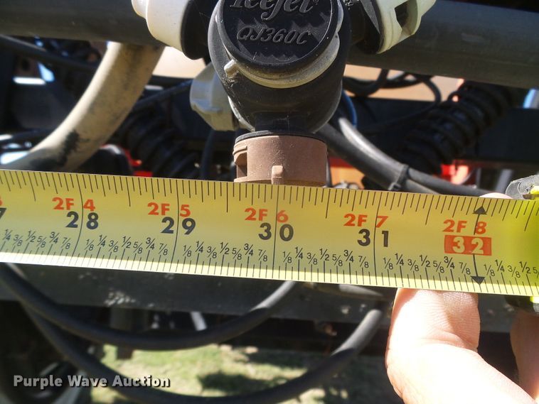 image for item DH4983 2007 Apache AS710 sprayer