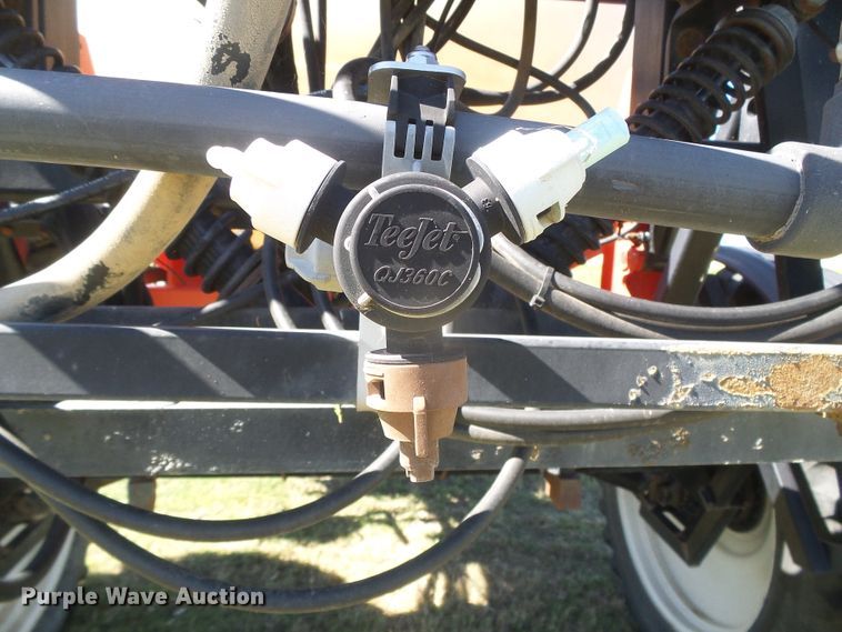 image for item DH4983 2007 Apache AS710 sprayer