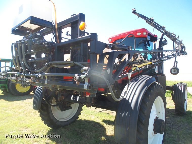 image for item DH4983 2007 Apache AS710 sprayer
