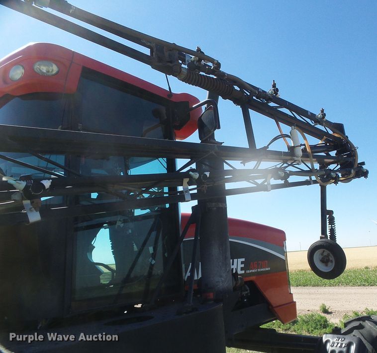 image for item DH4983 2007 Apache AS710 sprayer
