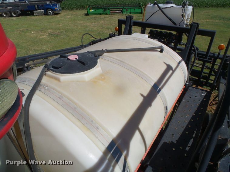 image for item DH4983 2007 Apache AS710 sprayer