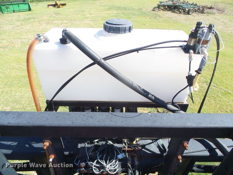 image for item DH4983 2007 Apache AS710 sprayer