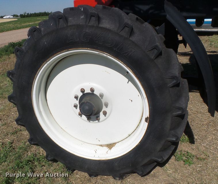 image for item DH4983 2007 Apache AS710 sprayer