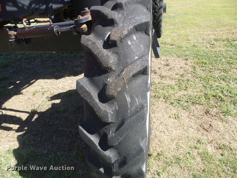 image for item DH4983 2007 Apache AS710 sprayer