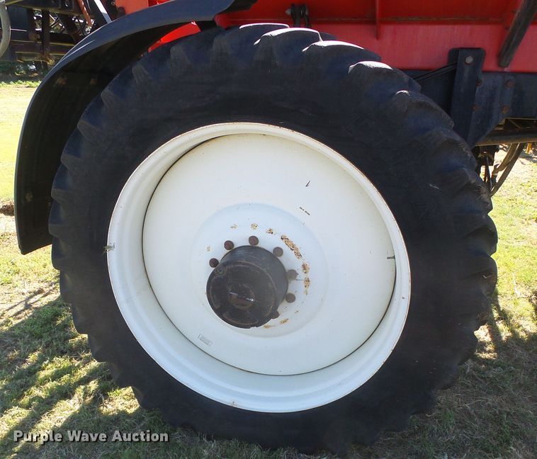 image for item DH4983 2007 Apache AS710 sprayer