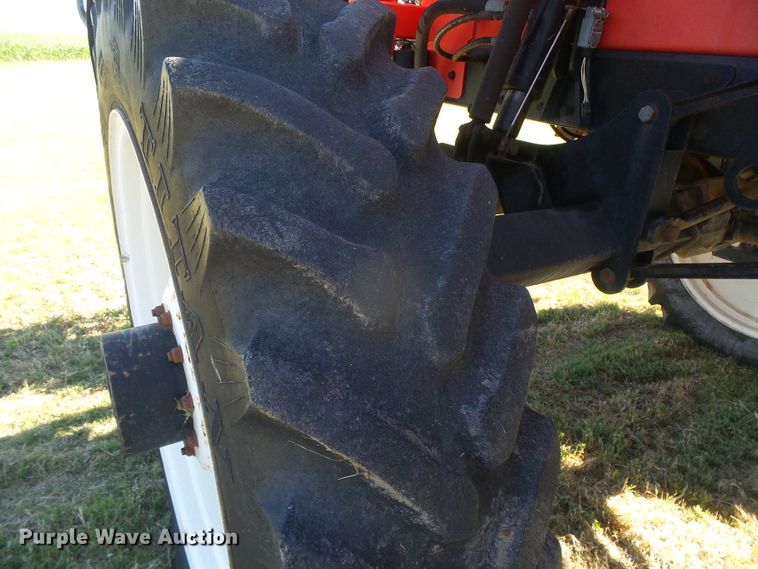 image for item DH4983 2007 Apache AS710 sprayer