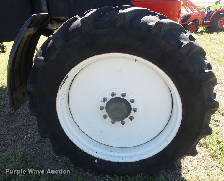 image for item DH4983 2007 Apache AS710 sprayer