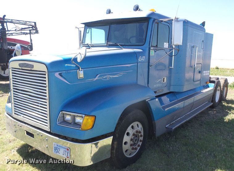 image for item DH4984 1996 Freightliner FLD  semi truck