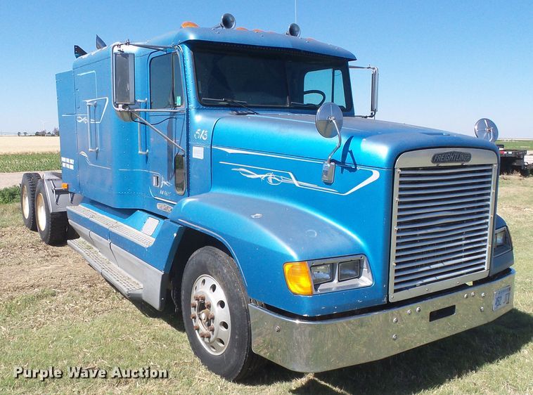 image for item DH4984 1996 Freightliner FLD  semi truck