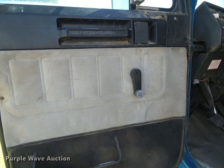 image for item DH4984 1996 Freightliner FLD  semi truck