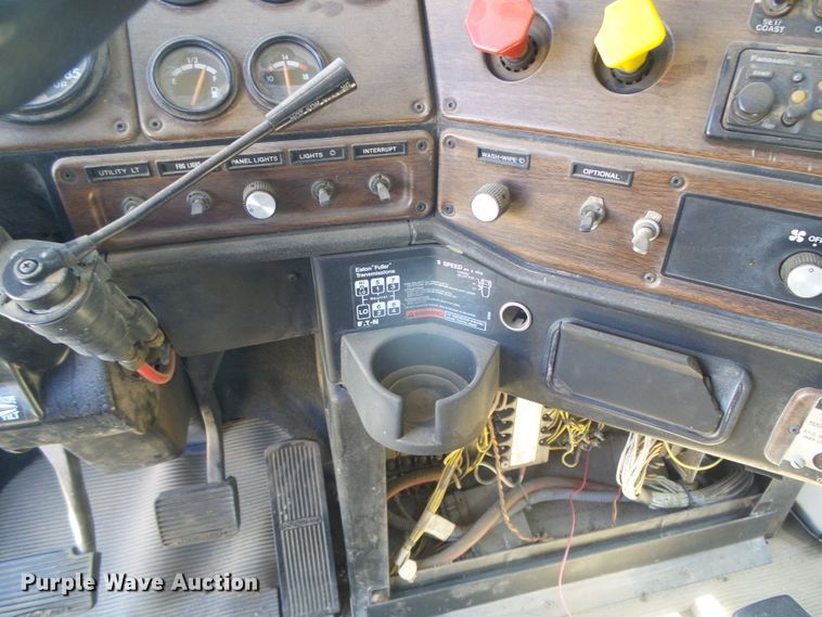 image for item DH4984 1996 Freightliner FLD  semi truck