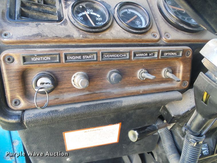 image for item DH4984 1996 Freightliner FLD  semi truck