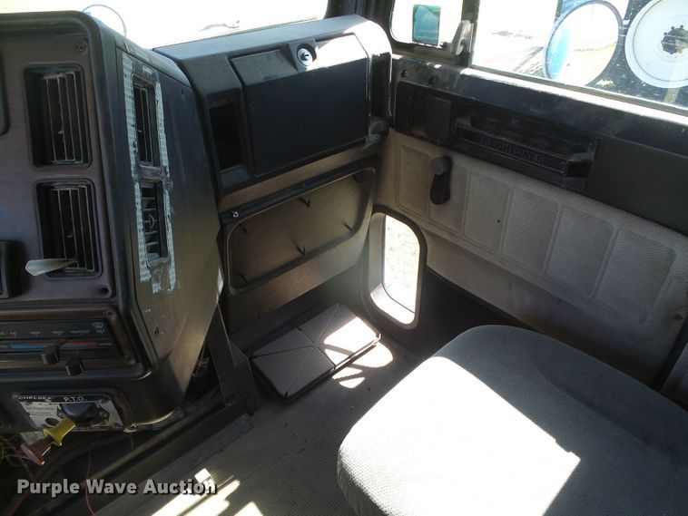 image for item DH4984 1996 Freightliner FLD  semi truck