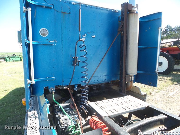 image for item DH4984 1996 Freightliner FLD  semi truck