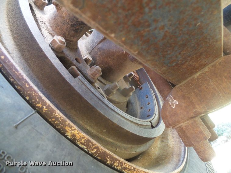 image for item DH4984 1996 Freightliner FLD  semi truck