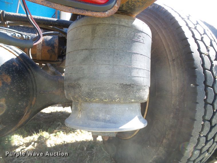 image for item DH4984 1996 Freightliner FLD  semi truck