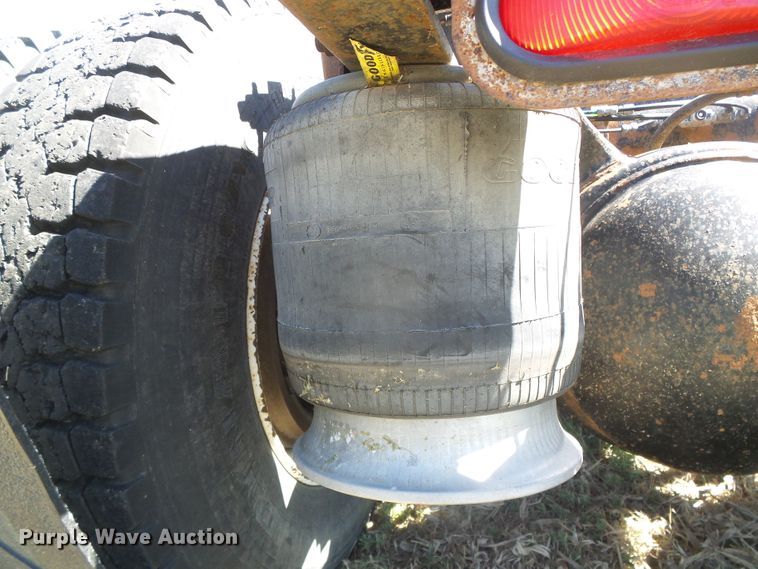 image for item DH4984 1996 Freightliner FLD  semi truck