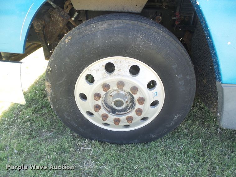 image for item DH4984 1996 Freightliner FLD  semi truck