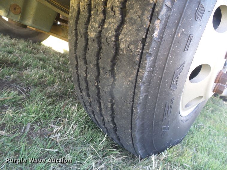 image for item DH4984 1996 Freightliner FLD  semi truck