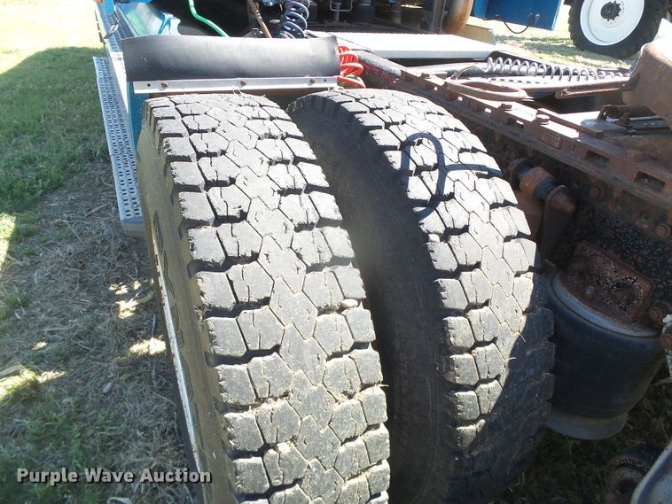 image for item DH4984 1996 Freightliner FLD  semi truck