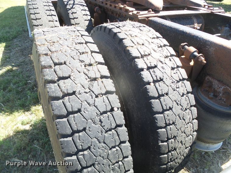 image for item DH4984 1996 Freightliner FLD  semi truck