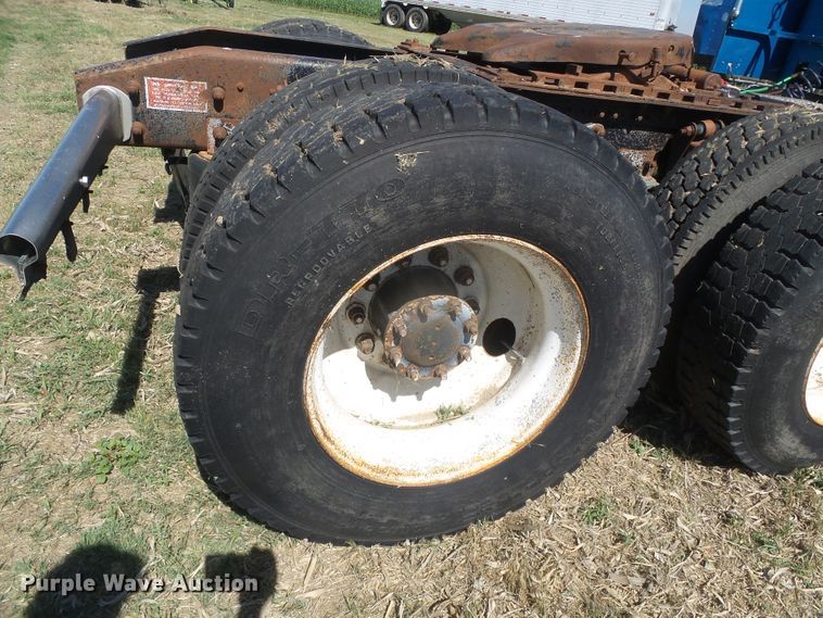 image for item DH4984 1996 Freightliner FLD  semi truck