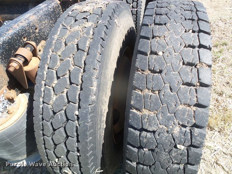 image for item DH4984 1996 Freightliner FLD  semi truck