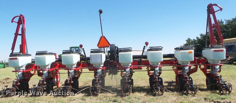 image for item DH4987 2012 White 8708 no-till planter