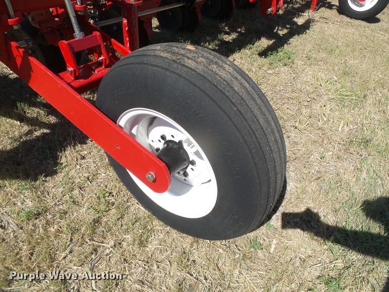 image for item DH4987 2012 White 8708 no-till planter