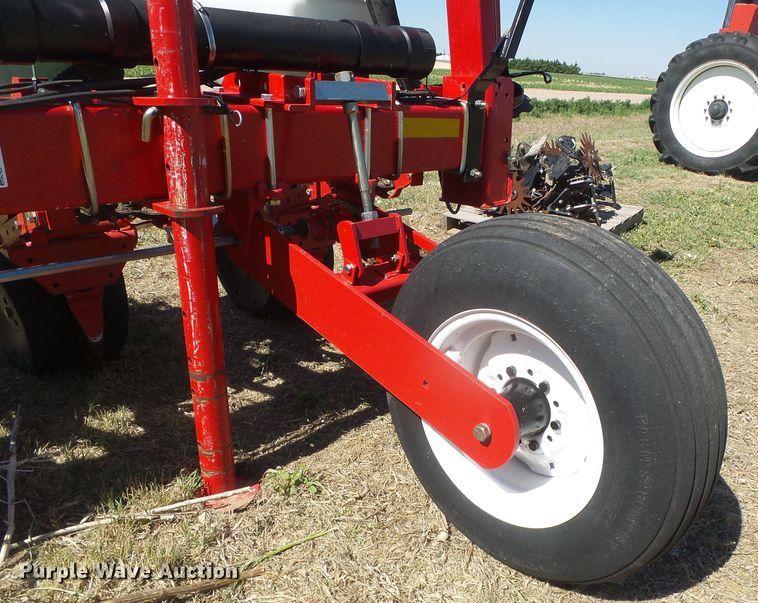 image for item DH4987 2012 White 8708 no-till planter