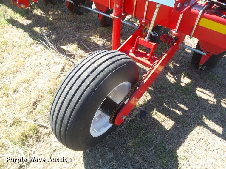 image for item DH4987 2012 White 8708 no-till planter