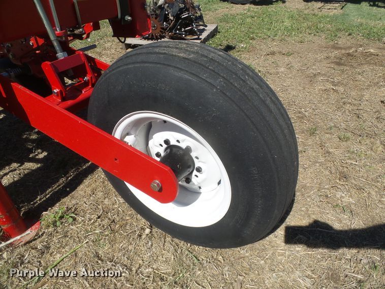 image for item DH4987 2012 White 8708 no-till planter