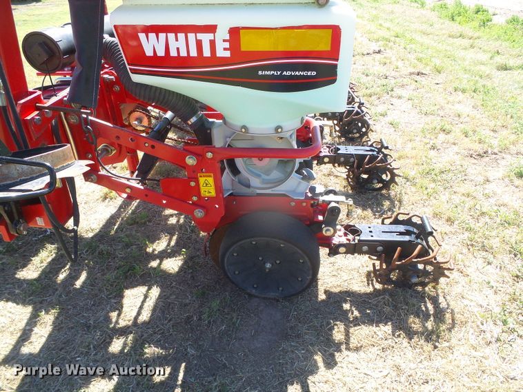 image for item DH4987 2012 White 8708 no-till planter