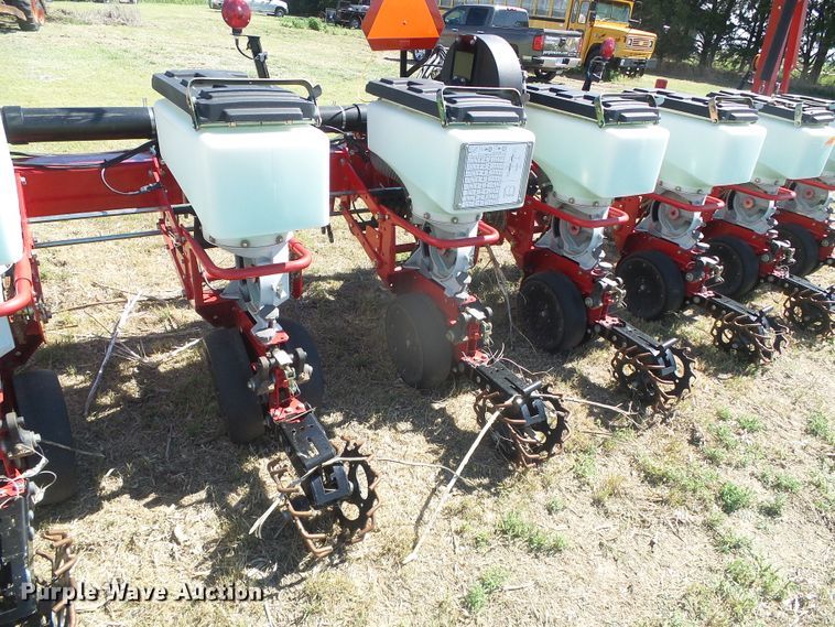 image for item DH4987 2012 White 8708 no-till planter