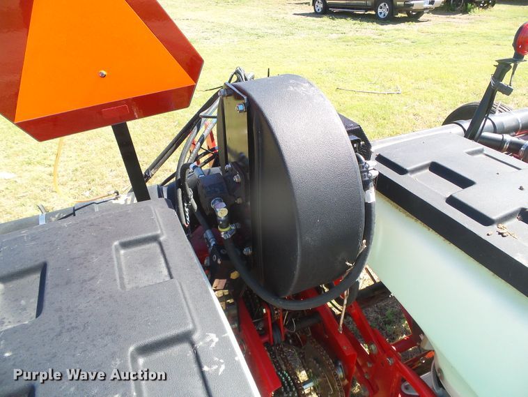 image for item DH4987 2012 White 8708 no-till planter