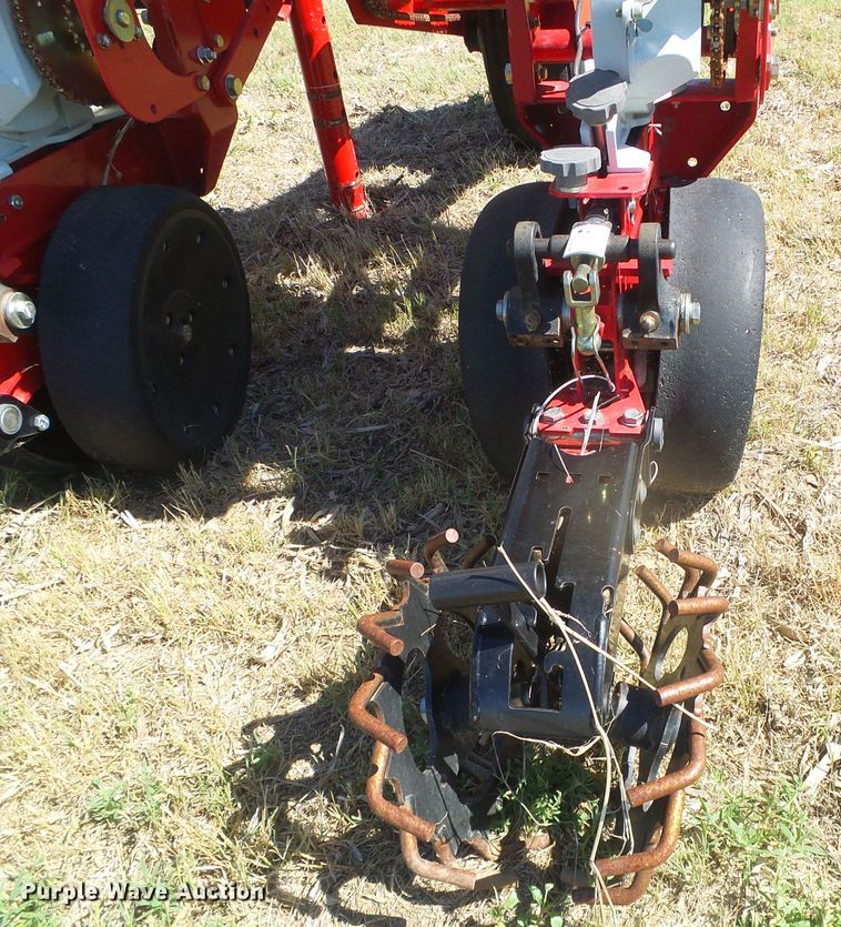 image for item DH4987 2012 White 8708 no-till planter