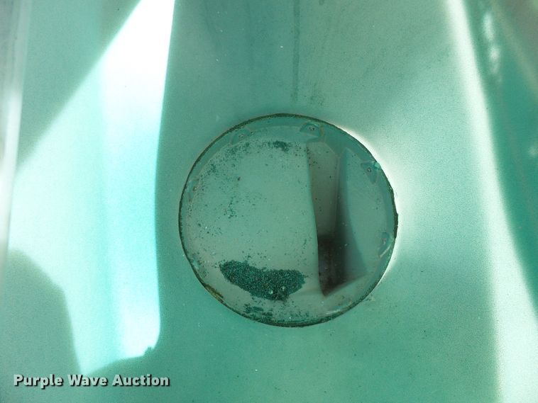 image for item DH4987 2012 White 8708 no-till planter