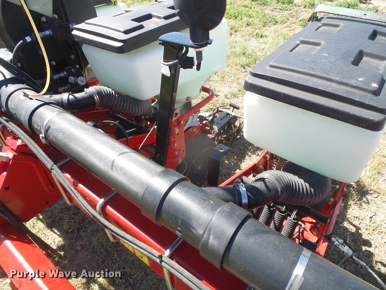 image for item DH4987 2012 White 8708 no-till planter