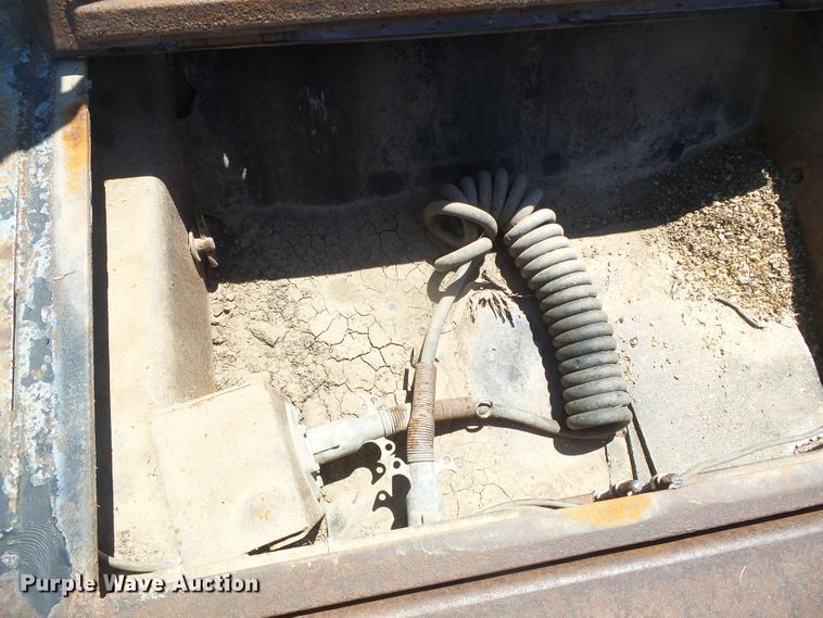 image for item DH4989 1988 MO Trailers drop deck trailer