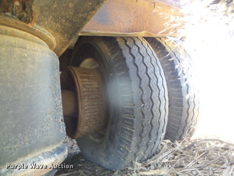 image for item DH4989 1988 MO Trailers drop deck trailer