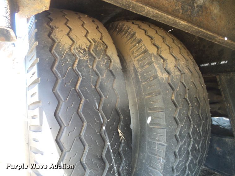 image for item DH4989 1988 MO Trailers drop deck trailer