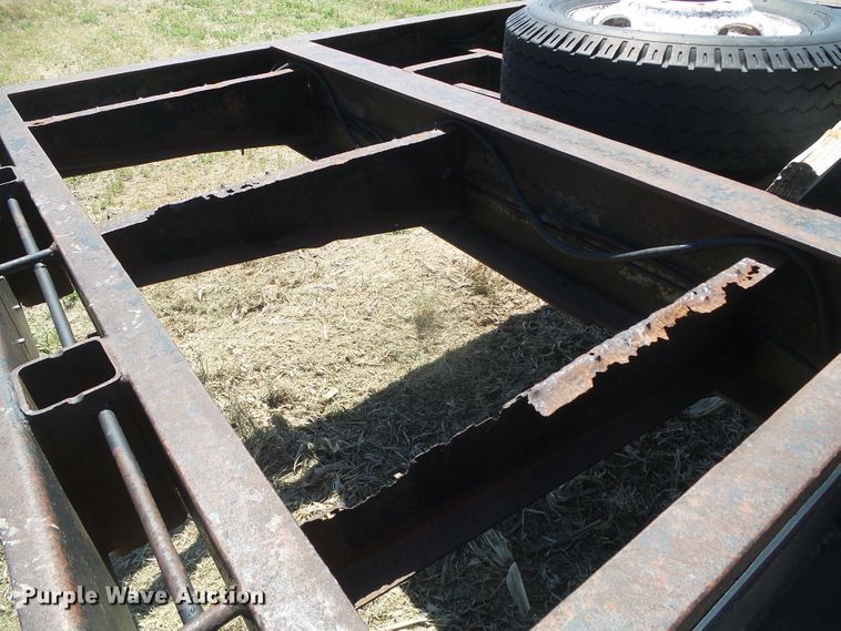 image for item DH4989 1988 MO Trailers drop deck trailer