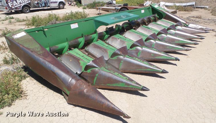 image for item DH4992 John Deere 843 corn head