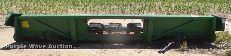 image for item DH4992 John Deere 843 corn head