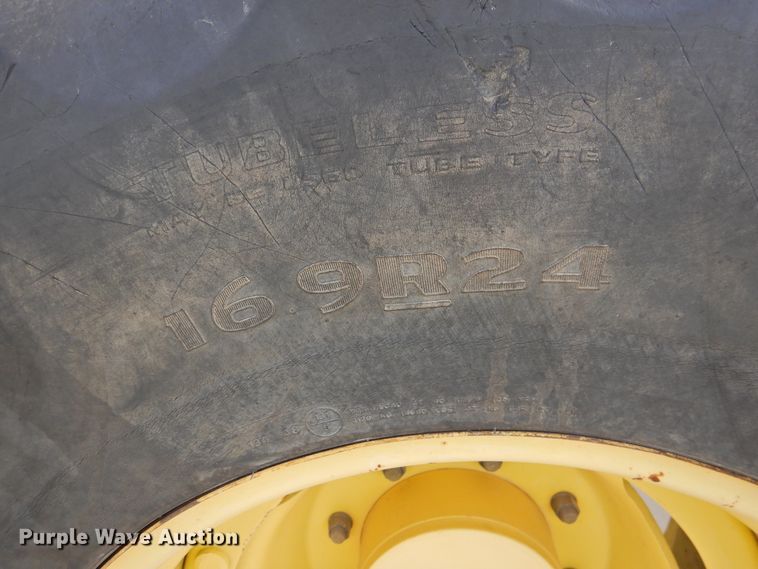 image for item DI0175 2005 John Deere 6420  MFWD tractor