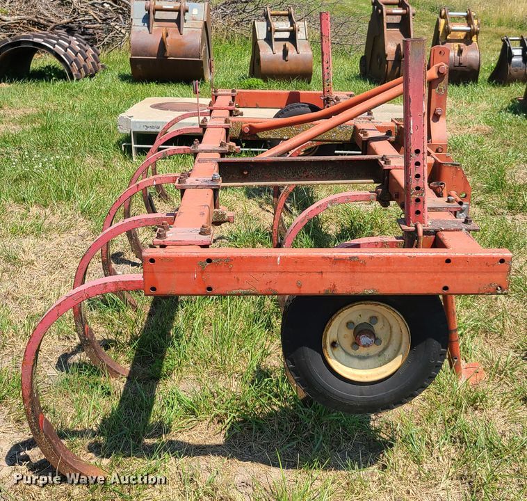 image for item EL9841 Massey-Ferguson MF129 cultivator