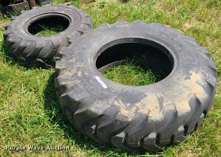 image for item EL9842 (2) tires