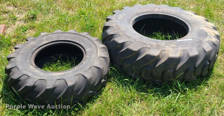 image for item EL9842 (2) tires